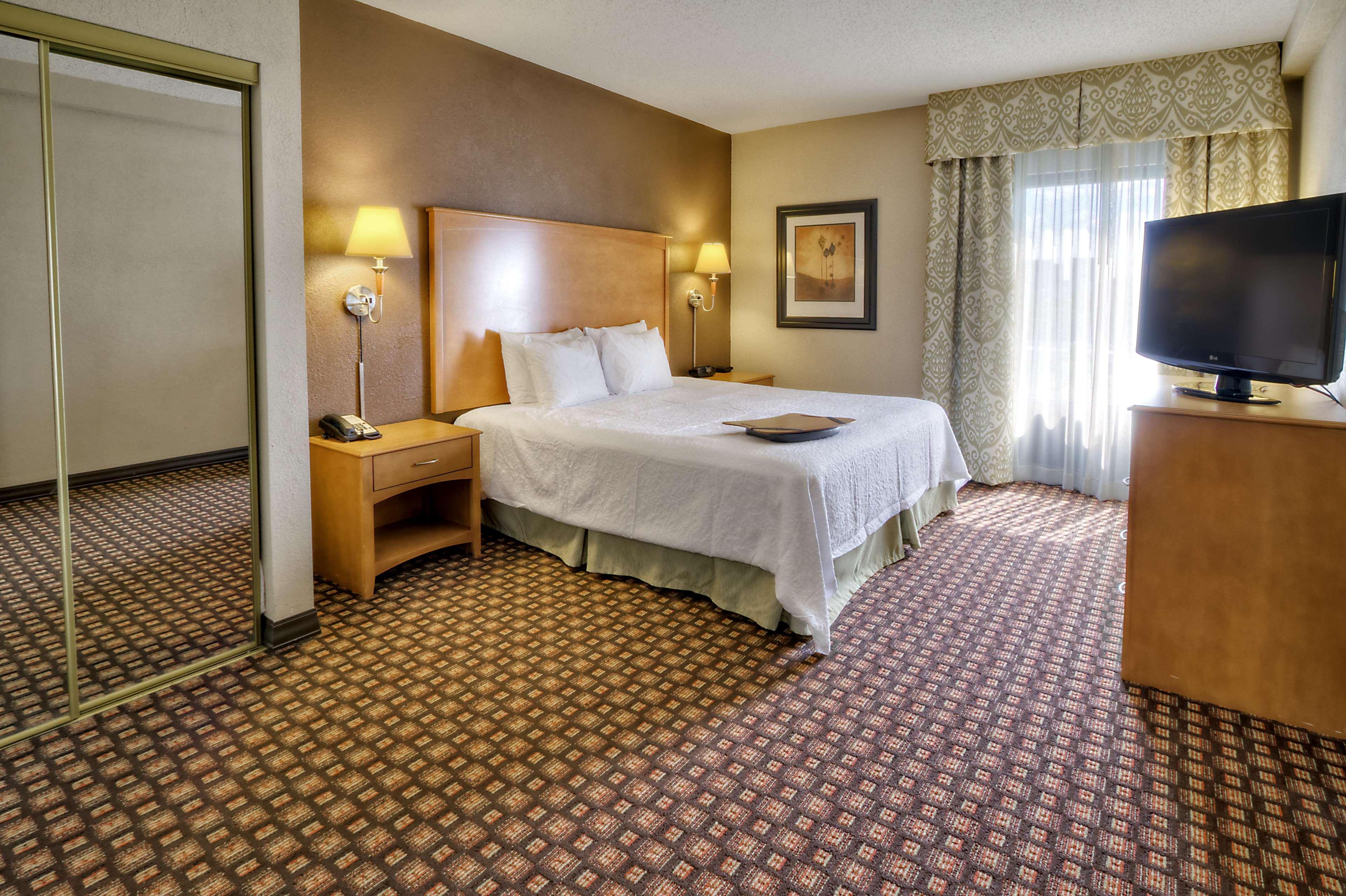 Hampton Inn & Suites Nashville-Vanderbilt-Elliston Place Exteriör bild