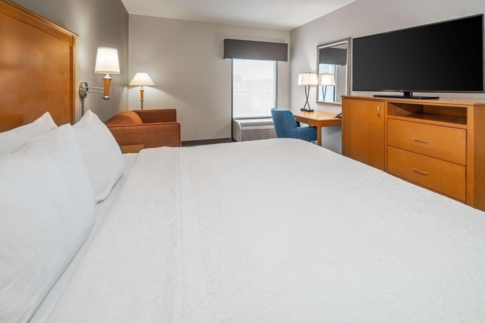Hampton Inn & Suites Nashville-Vanderbilt-Elliston Place Exteriör bild