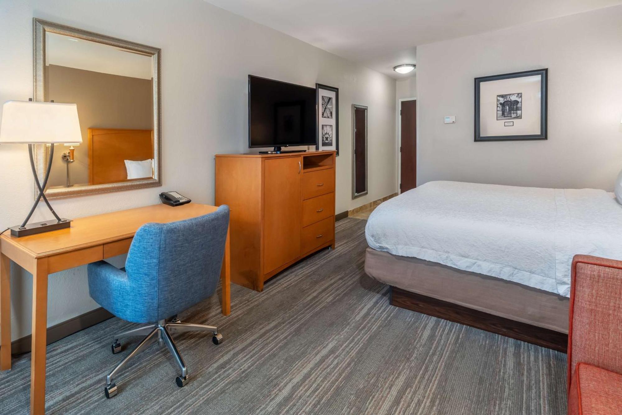 Hampton Inn & Suites Nashville-Vanderbilt-Elliston Place Exteriör bild