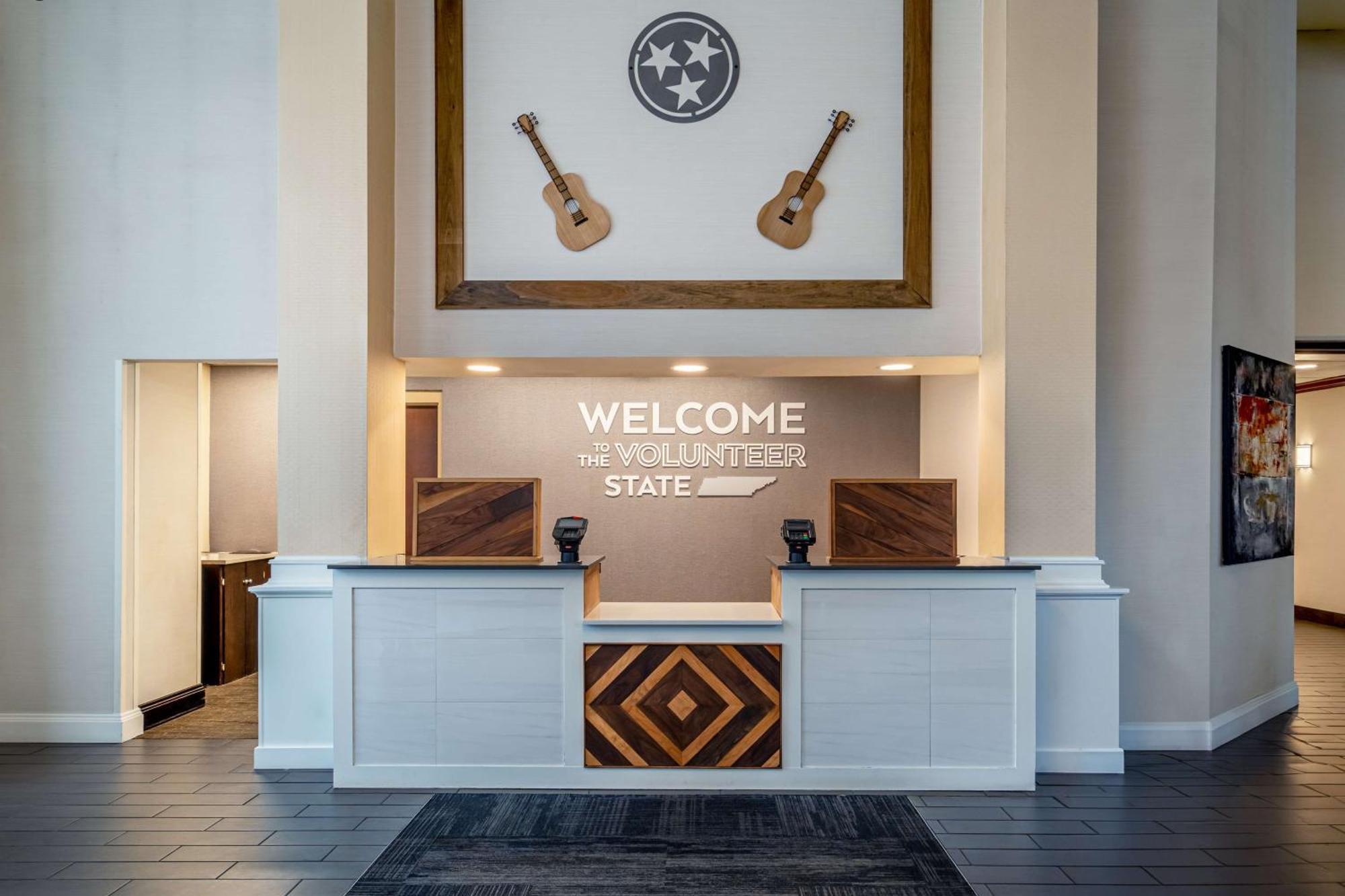 Hampton Inn & Suites Nashville-Vanderbilt-Elliston Place Exteriör bild