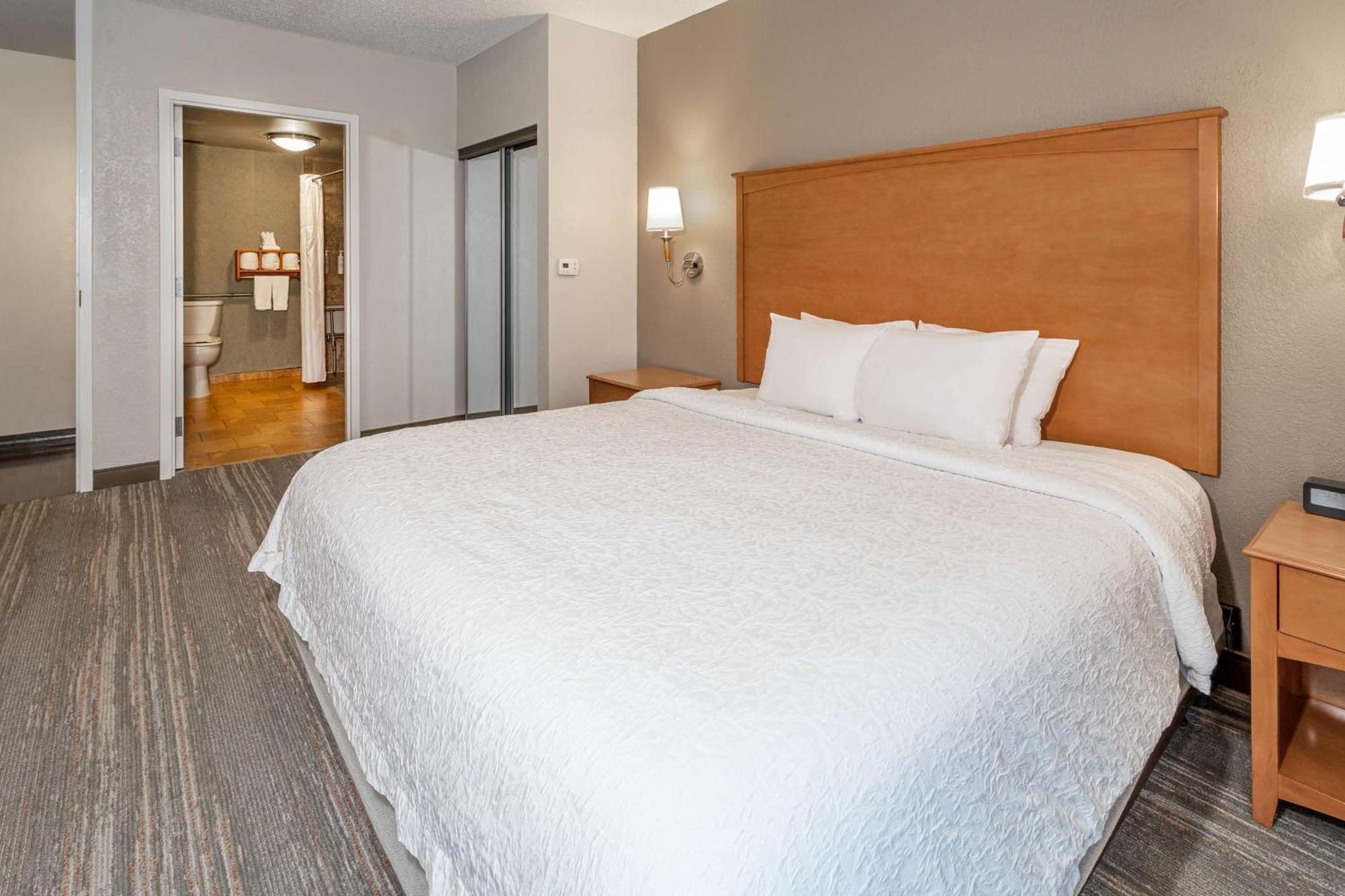 Hampton Inn & Suites Nashville-Vanderbilt-Elliston Place Exteriör bild