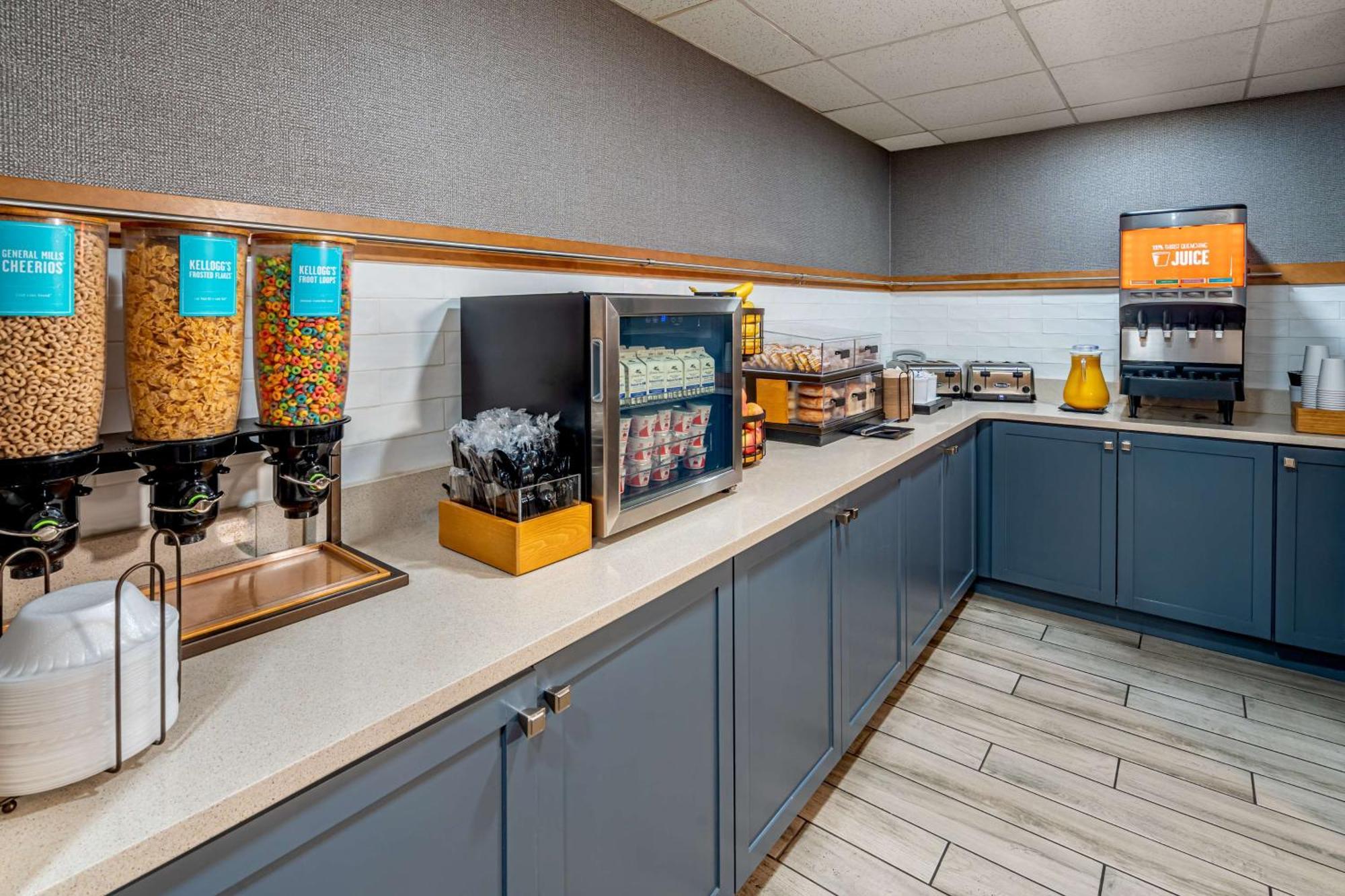 Hampton Inn & Suites Nashville-Vanderbilt-Elliston Place Exteriör bild